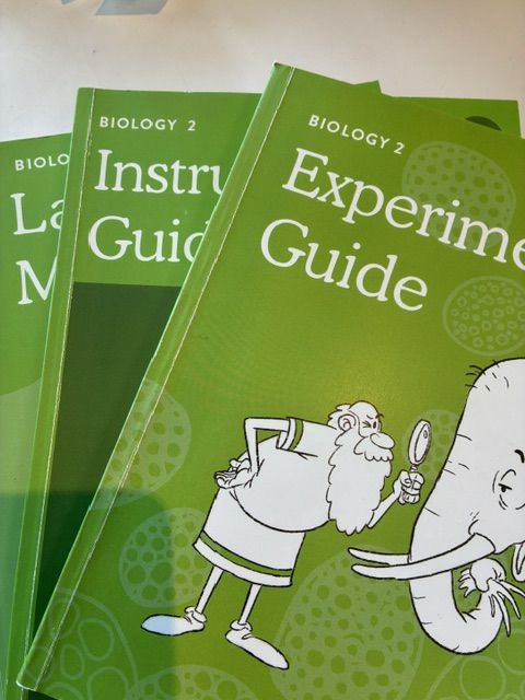 Noeo Science- Biology 2 set of 3